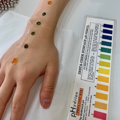 弱酸性、PH