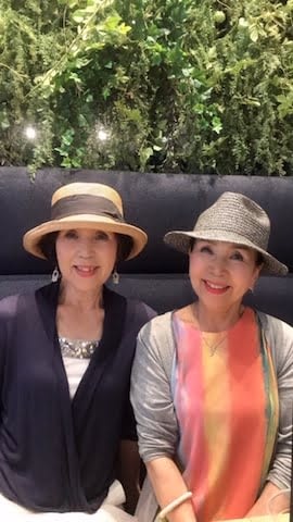 姉妹、70代、若い